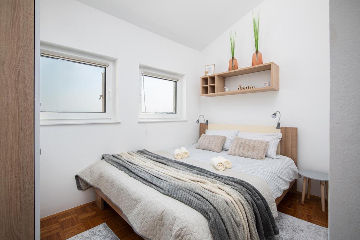 Apartment Aston Pula Dış mekan fotoğraf